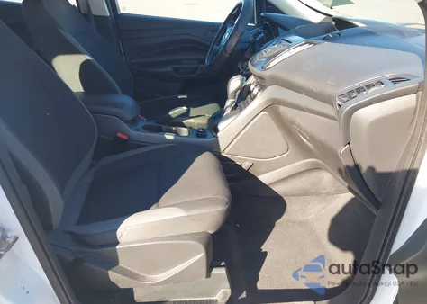 2016 Ford Escape S z USA, uszkodzony, nr VIN 1FMCU0F73GUB31153